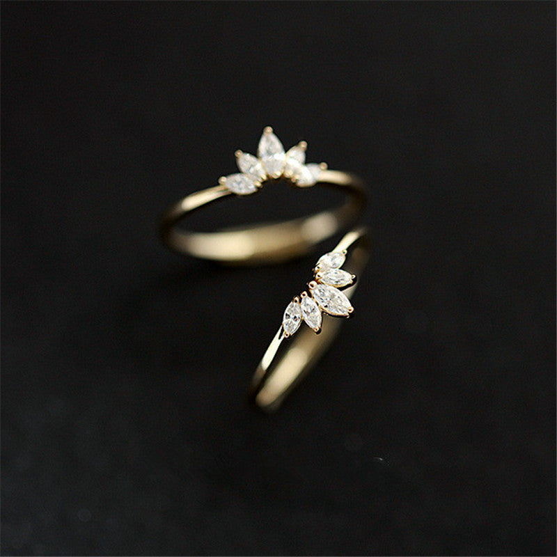 Simple Crown Rings - Luxuries